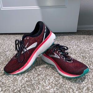 Brooks running or casual shoes